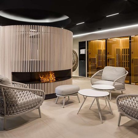 Radisson Blu Hotel, Kyiv City Centre Екстериор снимка