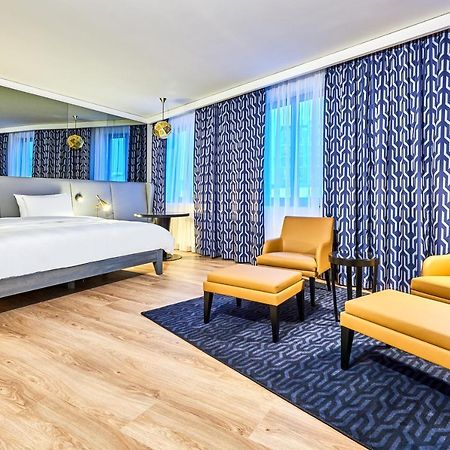 Radisson Blu Hotel, Kyiv City Centre Екстериор снимка