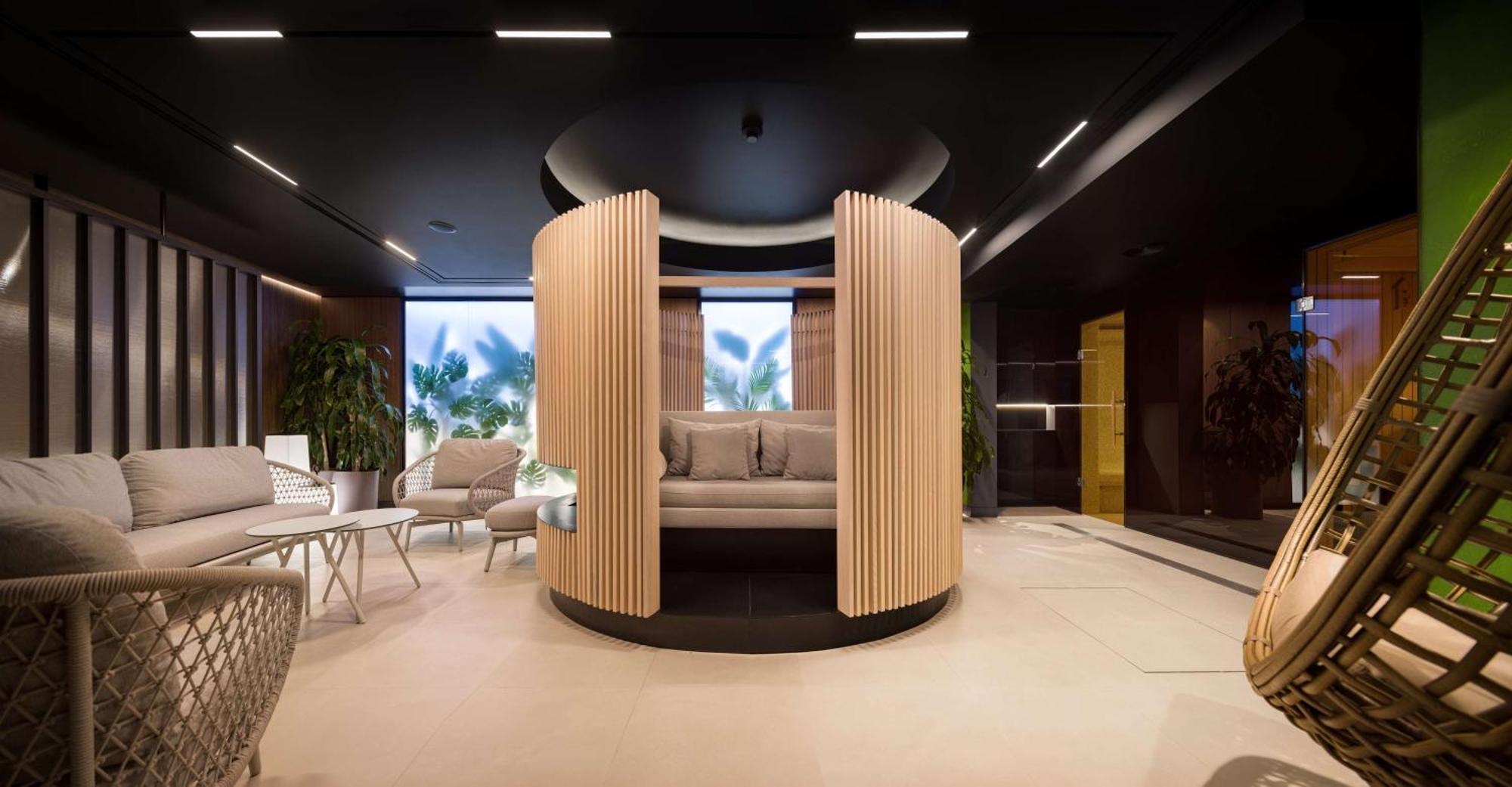 Radisson Blu Hotel, Kyiv City Centre Екстериор снимка