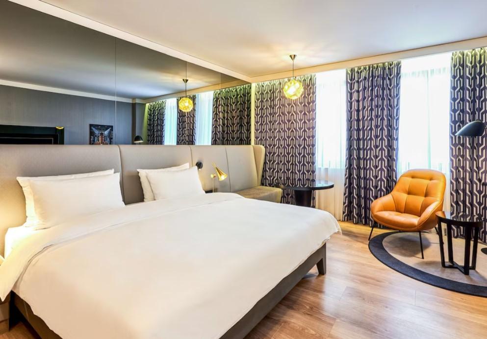 Radisson Blu Hotel, Kyiv City Centre Екстериор снимка