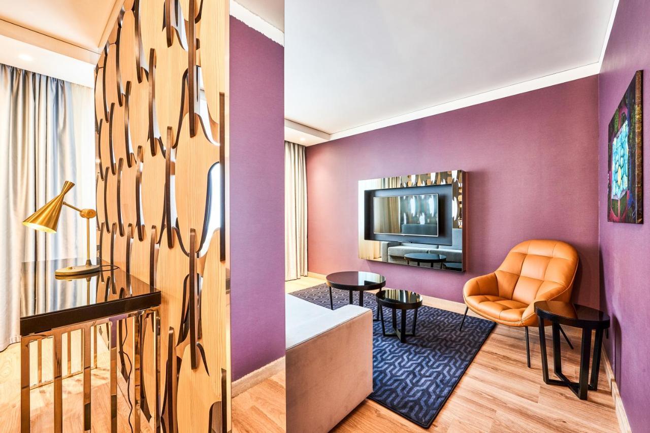 Radisson Blu Hotel, Kyiv City Centre Екстериор снимка